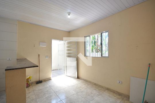 Sala de casa para alugar com 2 quartos, 80m² em Chácara São João, São Paulo