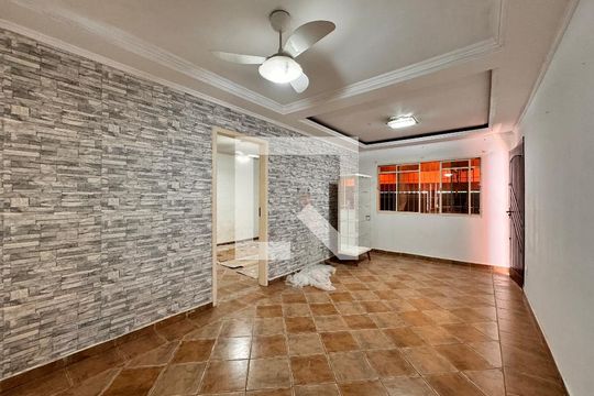 Casa à venda com 3 quartos, 164m² em Utinga, Santo André
