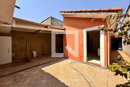 Quintal de casa à venda com 3 quartos, 164m² em Utinga, Santo André