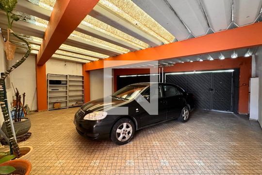 Garagem de casa à venda com 3 quartos, 164m² em Utinga, Santo André