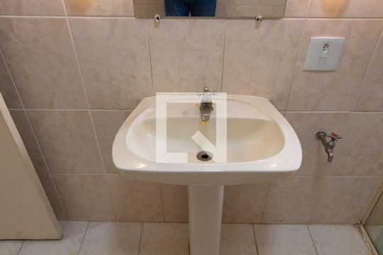 BANHEIRO de apartamento à venda com 4 quartos, 119m² em Centro, Campinas
