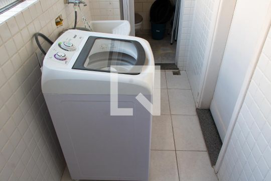 ÁREA DE SERVIÇO de apartamento à venda com 4 quartos, 119m² em Centro, Campinas