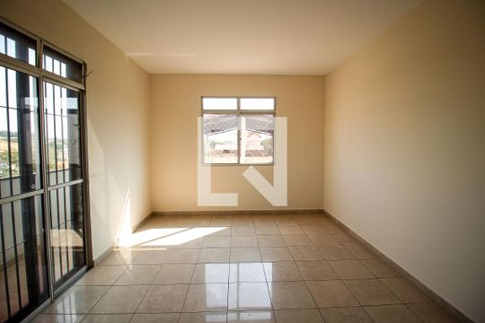 Sala de apartamento para alugar com 3 quartos, 96m² em Esplanada, Belo Horizonte
