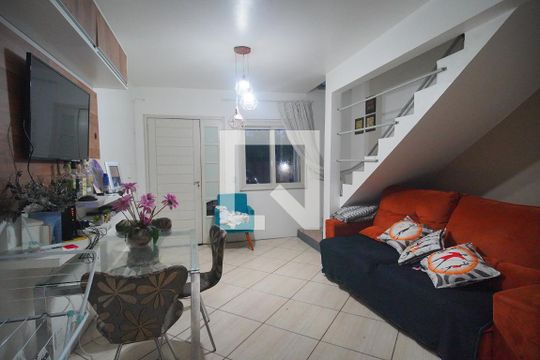 Sala de casa de condomínio para alugar com 2 quartos, 60m² em Liberdade, Novo Hamburgo