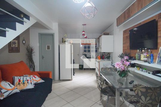 Sala de casa de condomínio à venda com 2 quartos, 60m² em Liberdade, Novo Hamburgo