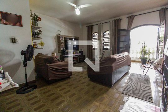 Sala de casa à venda com 3 quartos, 120m² em Itaquera, São Paulo