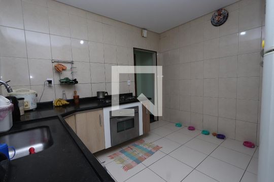 Cozinha de casa à venda com 3 quartos, 170m² em Vila Ivg, São Paulo