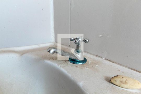 Banheiro - torneira de apartamento à venda com 1 quarto, 30m² em Vila Uniao (zona Leste), São Paulo