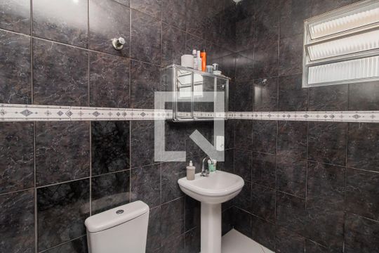 Banheiro 1 de casa à venda com 3 quartos, 250m² em Parque Císper, São Paulo