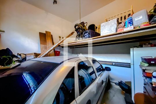 Garagem de casa à venda com 3 quartos, 137m² em Água Rasa, São Paulo