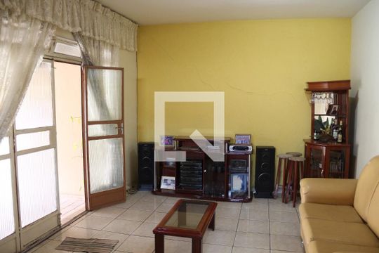 Sala de casa à venda com 3 quartos, 360m² em Novo Riacho, Contagem