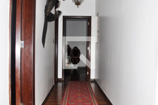 Corredor Quartos de casa à venda com 4 quartos, 570m² em Parque Sao Domingos, São Paulo