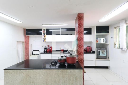 Cozinha de casa à venda com 4 quartos, 466m² em Engenho de Dentro, Rio de Janeiro