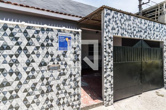 Fachada de casa para alugar com 2 quartos, 120m² em Penha Circular, Rio de Janeiro