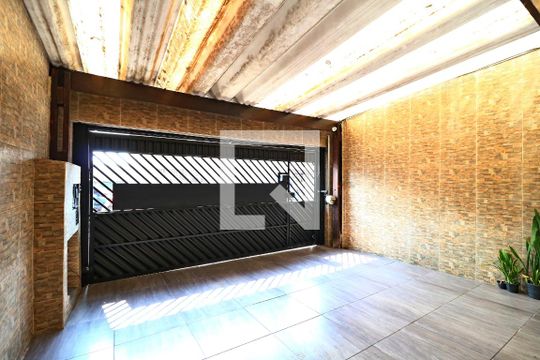 Garagem de casa à venda com 3 quartos, 165m² em Vila Vitória, Santo André