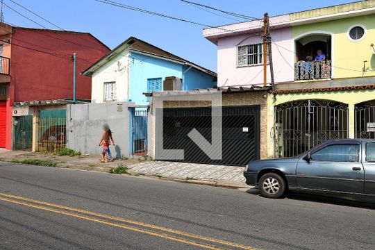 Fachada de casa à venda com 3 quartos, 165m² em Vila Vitória, Santo André
