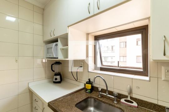 Cozinha de apartamento à venda com 1 quarto, 40m² em Moema, São Paulo