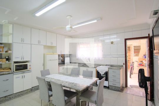 Cozinha de casa à venda com 3 quartos, 180m² em Vila Carrão, São Paulo