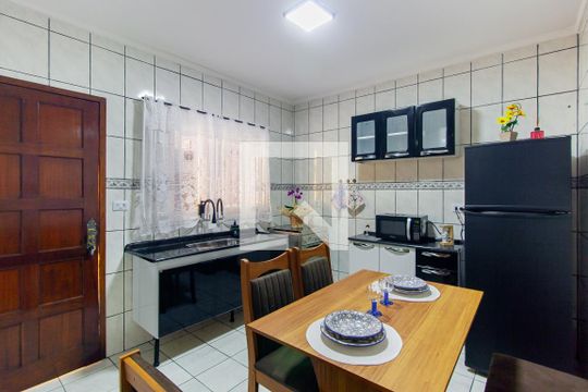 Cozinha de kitnet/studio para alugar com 1 quarto, 35m² em Vila Tolstoi, São Paulo