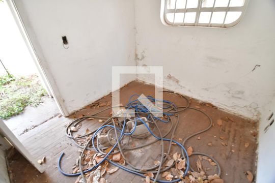 Quarto de Serviço de casa à venda com 3 quartos, 450m² em Jardim Bonfim, Campinas