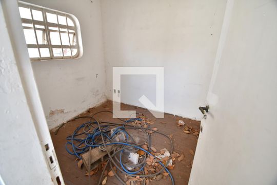 Quarto de Serviço de casa à venda com 3 quartos, 450m² em Jardim Bonfim, Campinas