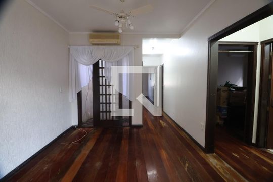 Casa à venda com 3 quartos, 190m² em Fátima, Canoas