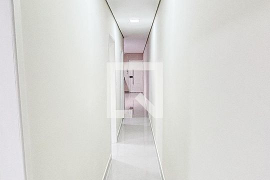Corredor de apartamento à venda com 3 quartos, 130m² em Utinga, Santo André