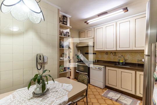 Cozinha de apartamento para alugar com 4 quartos, 170m² em Higienópolis, São Paulo