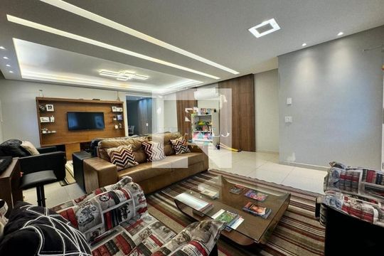 Casa de Condomínio à venda com 4 quartos, 258m² em Jardim Prudência, São Paulo