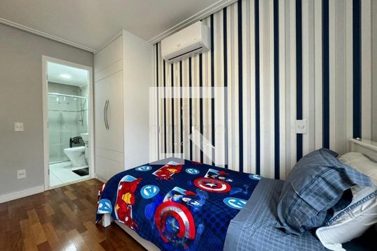 Casa de Condomínio à venda com 4 quartos, 258m² em Jardim Prudência, São Paulo