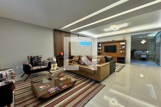 Casa de Condomínio à venda com 4 quartos, 258m² em Jardim Prudência, São Paulo