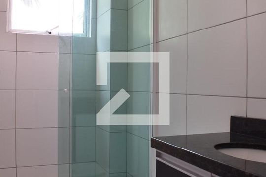 Banheiro de apartamento para alugar com 2 quartos, 125m² em Tingui, Curitiba