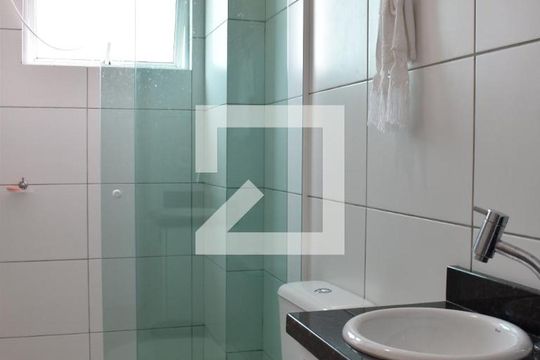 Banheiro de apartamento para alugar com 2 quartos, 99m² em Tingui, Curitiba