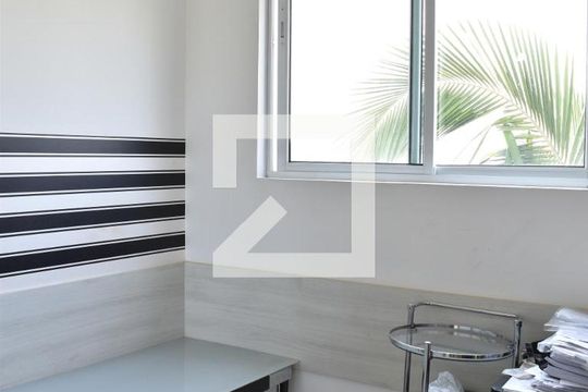 Quarto 2 de apartamento para alugar com 2 quartos, 99m² em Tingui, Curitiba