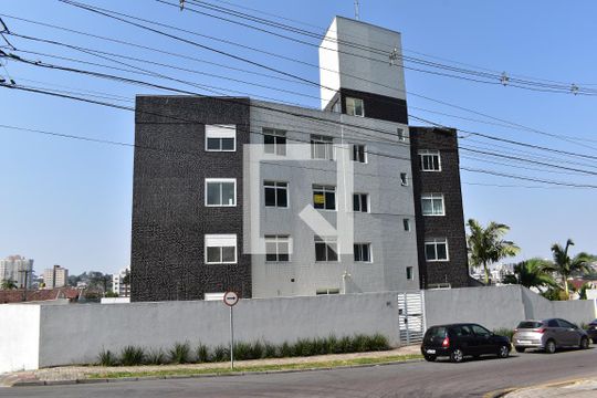 Fachada do prédio de apartamento para alugar com 2 quartos, 99m² em Tingui, Curitiba