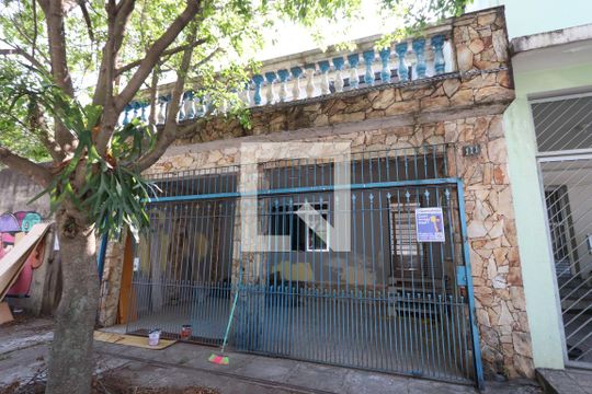 Fachada de casa à venda com 3 quartos, 240m² em Vila Ema, São Paulo