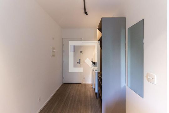 Cozinha de kitnet/studio para alugar com 1 quarto, 28m² em República, São Paulo