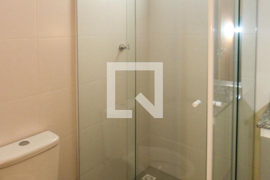 Banheiro de apartamento para alugar com 2 quartos, 40m² em Vila Ivg, São Paulo