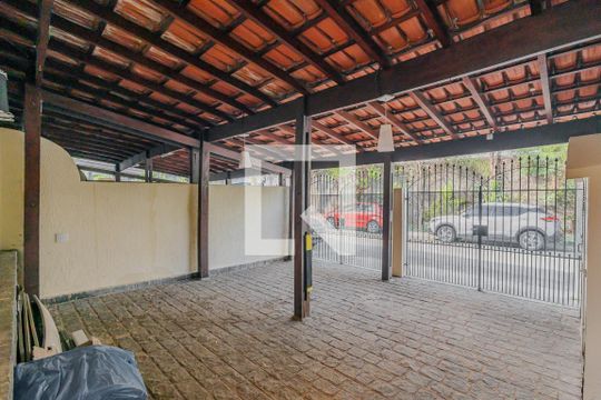 Garagem de casa de condomínio para alugar com 3 quartos, 160m² em Sumarezinho, São Paulo