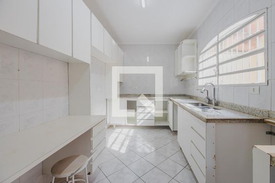 Cozinha de casa de condomínio para alugar com 3 quartos, 160m² em Sumarezinho, São Paulo