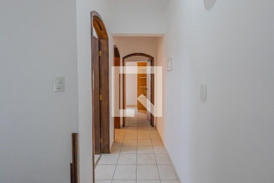 Corredor de casa de condomínio para alugar com 3 quartos, 160m² em Sumarezinho, São Paulo