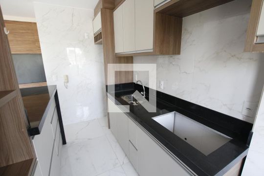 Cozinha de apartamento para alugar com 3 quartos, 85m² em Jardim Atlântico, Goiânia