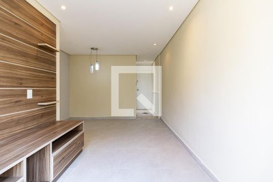 Sala de apartamento para alugar com 2 quartos, 50m² em Jardim Santa Emília, São Paulo