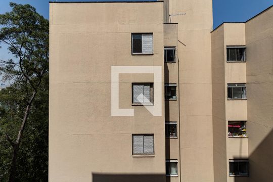 Vista do Quarto 1 de apartamento para alugar com 2 quartos, 50m² em Jardim Santa Emília, São Paulo