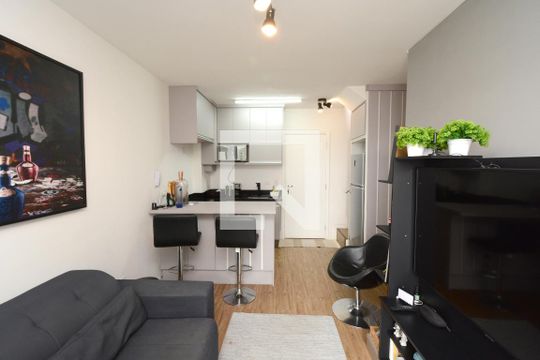Sala/Cozinha de apartamento para alugar com 1 quarto, 65m² em Vila Castelo, São Paulo