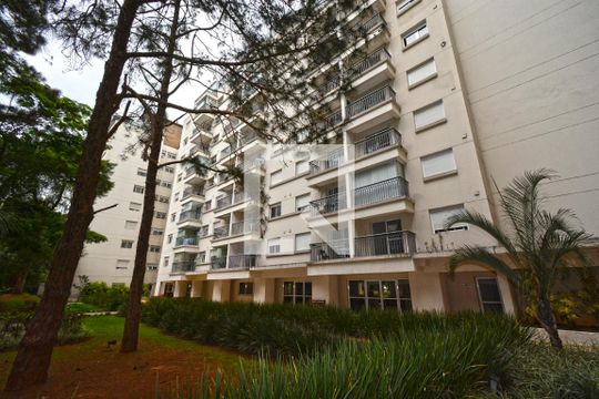 Fachada do bloco de apartamento para alugar com 1 quarto, 65m² em Vila Castelo, São Paulo