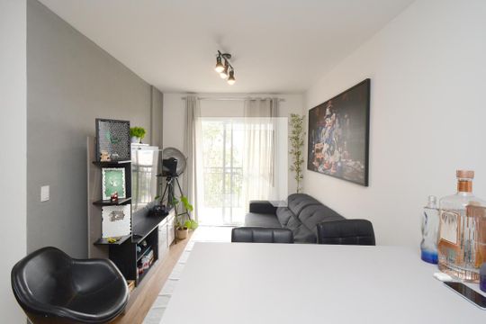 Sala/Cozinha de apartamento para alugar com 1 quarto, 65m² em Vila Castelo, São Paulo