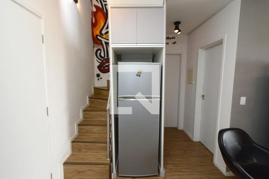 Sala/Cozinha de apartamento para alugar com 1 quarto, 65m² em Vila Castelo, São Paulo