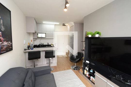 Sala/Cozinha de apartamento para alugar com 1 quarto, 65m² em Vila Castelo, São Paulo