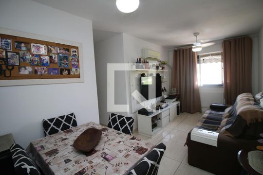 Apartamento à venda com 2 quartos, 58m² em Tomás Coelho, Rio de Janeiro